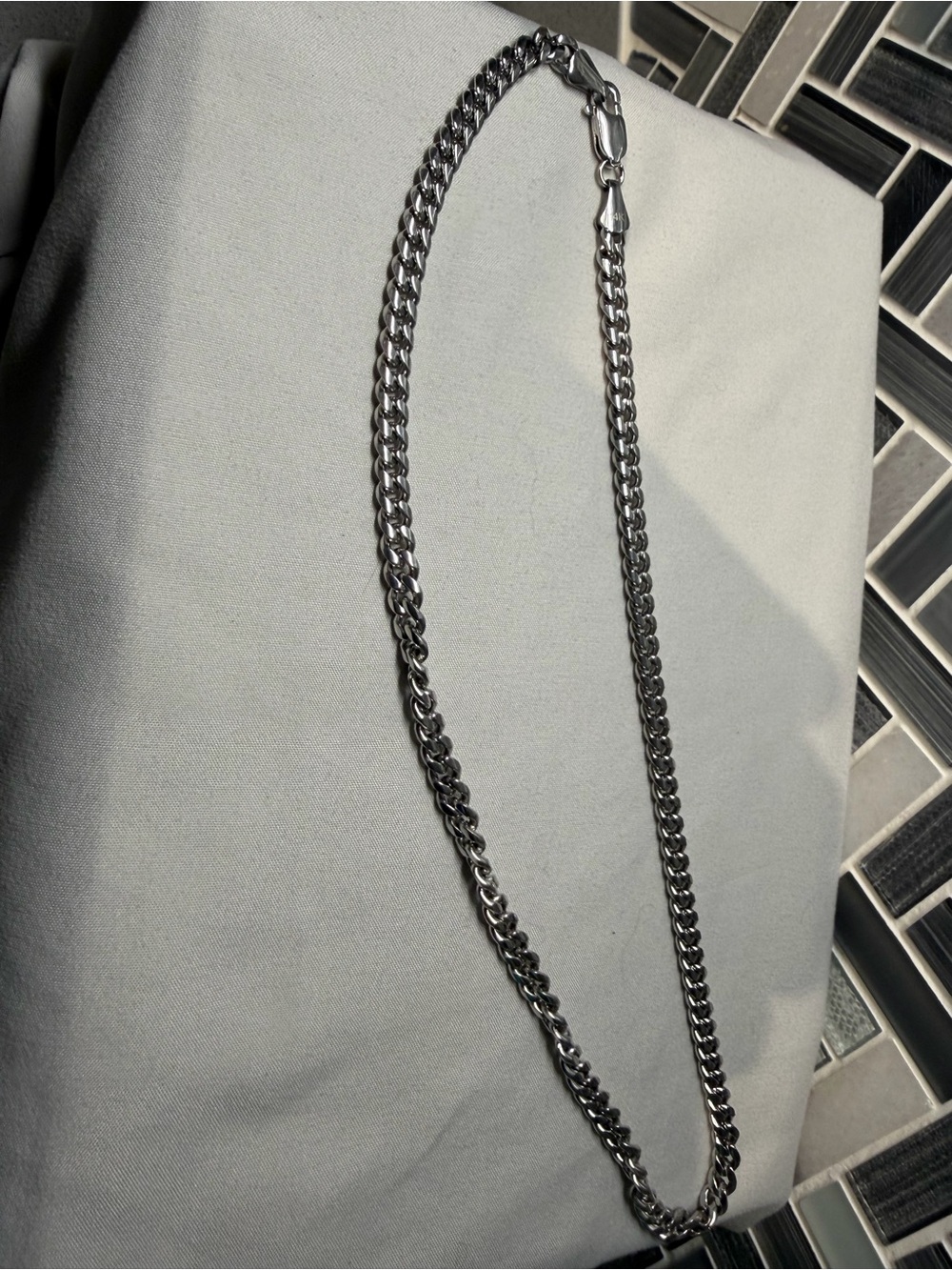 14 kt White Gold Filled Cuban Link necklace 37 g 6 mm